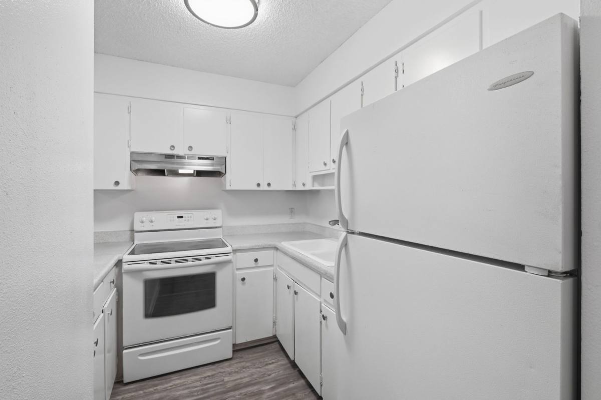 404 E Park Ave, San Antonio, TX 78212 - Apartment for Rent - Image 8