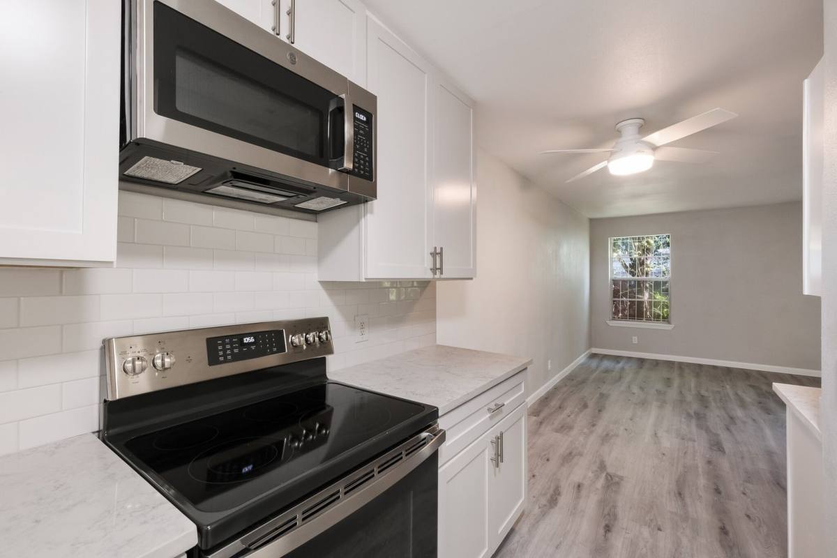 Apartment for rent at 404 E Park Ave, San Antonio, TX 78212