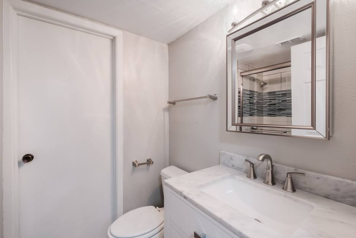 Apartment for rent at 404 E Park Ave, San Antonio, TX 78212