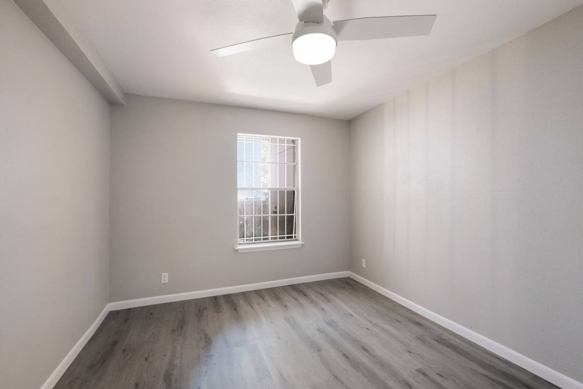 Apartment for rent at 404 E Park Ave, San Antonio, TX 78212