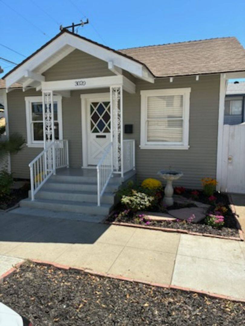 House for rent at 3020 E 17th St, Long Beach, CA 90806