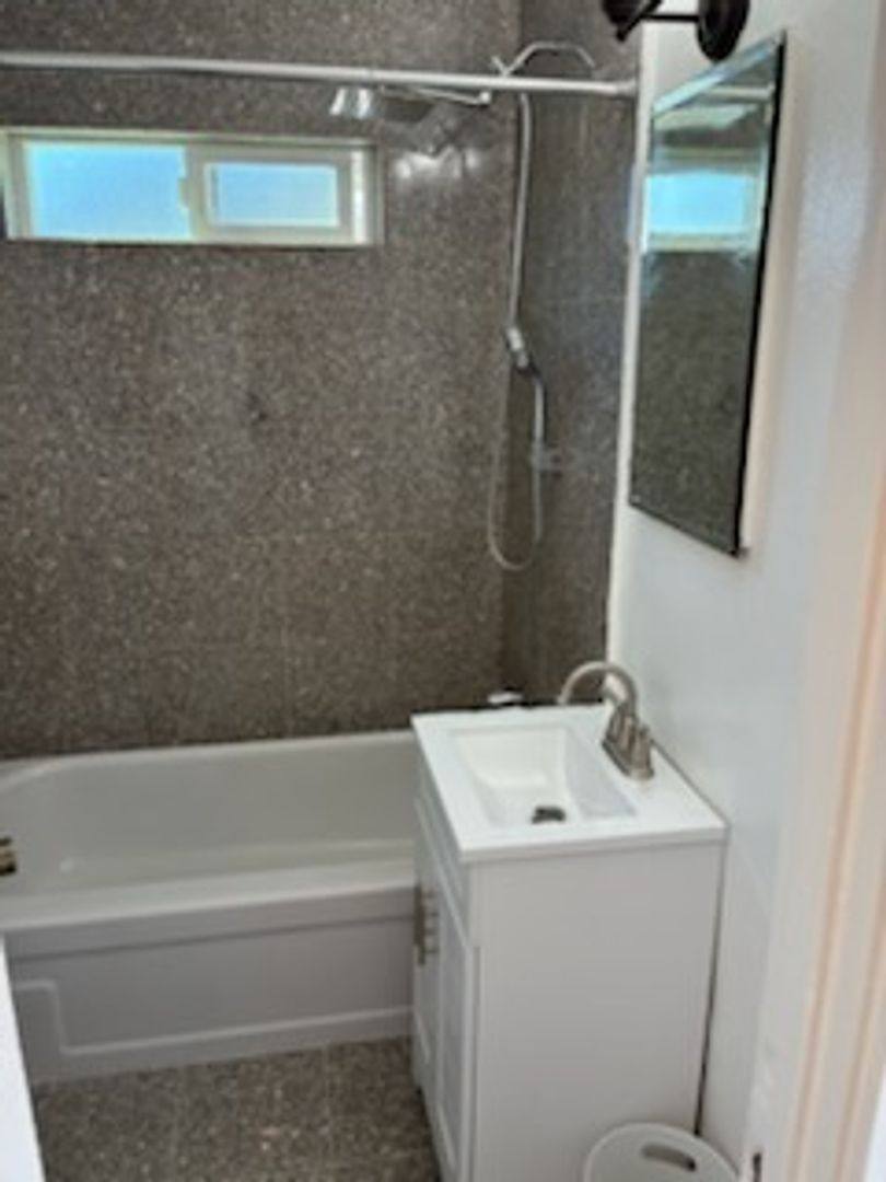 House for rent at 3020 E 17th St, Long Beach, CA 90806