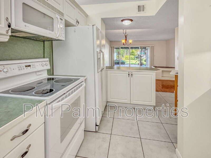 Townhouse for rent at 390 Golfview Rd #G, North Palm Beach, FL 33408