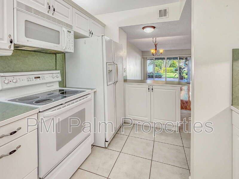 Townhouse for rent at 390 Golfview Rd #G, North Palm Beach, FL 33408