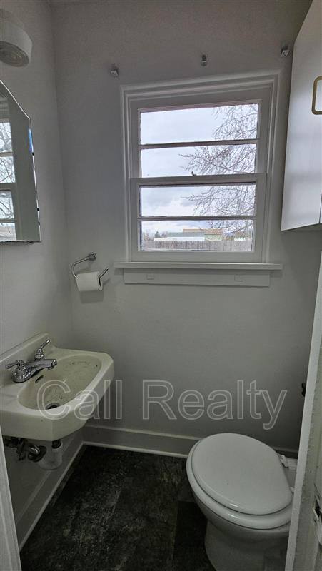 House for rent at 224 N Conklin Rd, Veradale, WA 99037