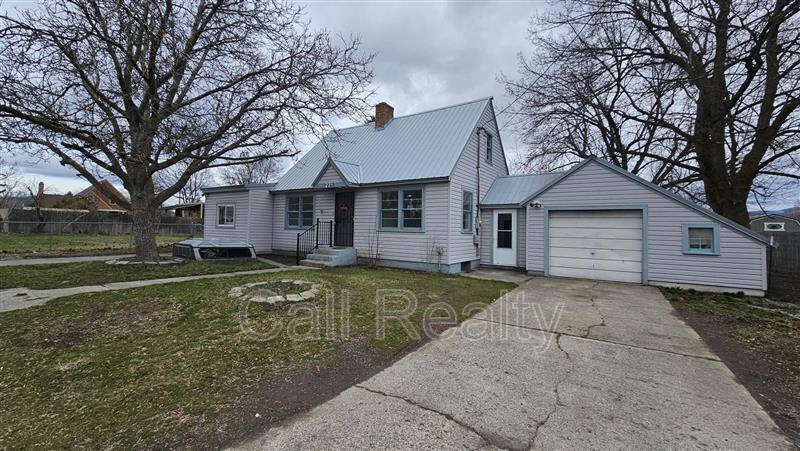 House for rent at 224 N Conklin Rd, Veradale, WA 99037