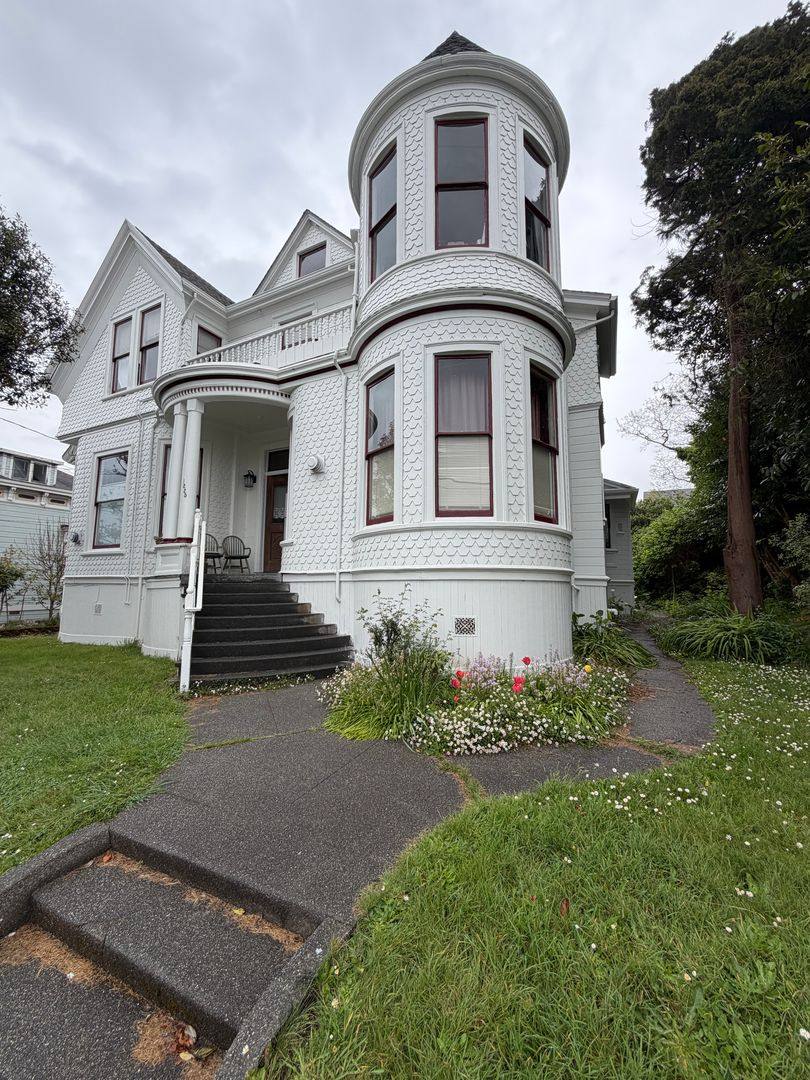 Apartment for rent at 1225 G St, Eureka, CA 95501