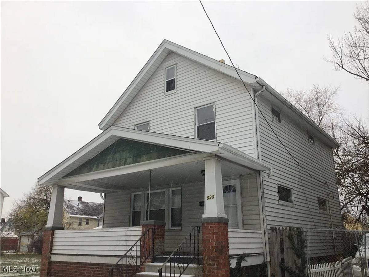 House for rent at 890 E 130th St, Cleveland, OH 44108