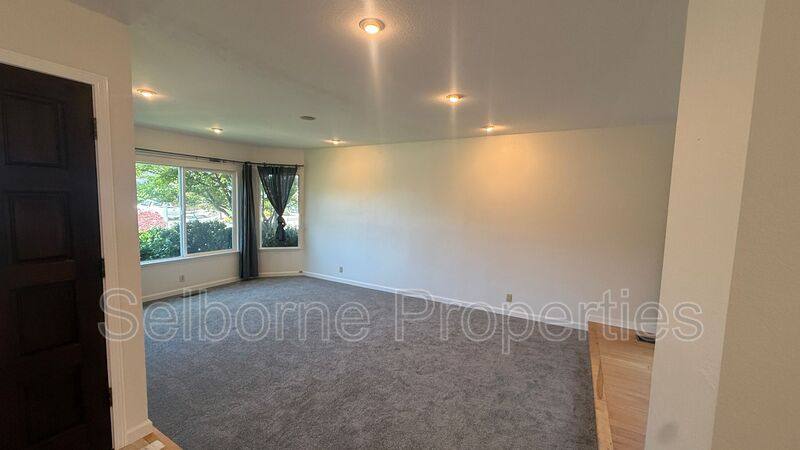 House for rent at 6252 Ridgemont Dr, Oakland, CA 94619