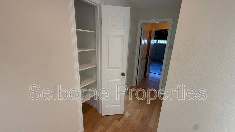 House for rent at 6252 Ridgemont Dr, Oakland, CA 94619