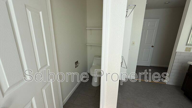 House for rent at 6252 Ridgemont Dr, Oakland, CA 94619