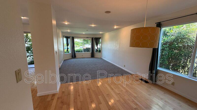 House for rent at 6252 Ridgemont Dr, Oakland, CA 94619