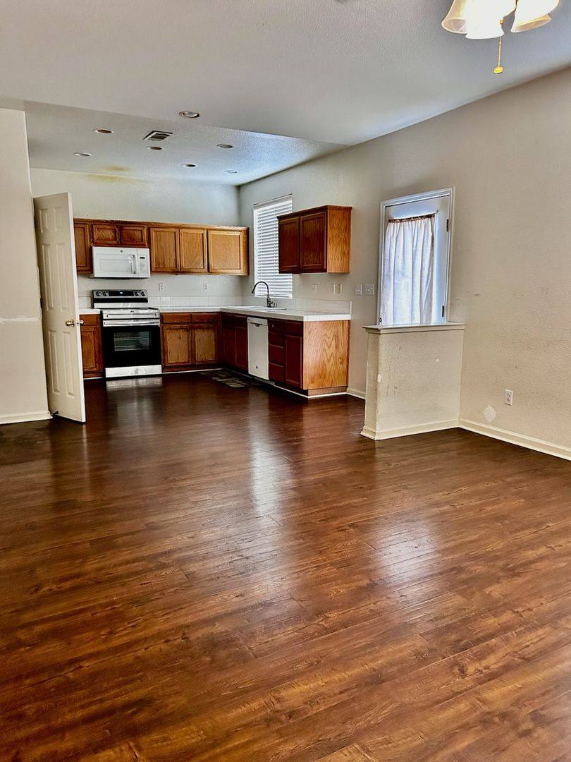 Apartment for rent at 200 Troon Court, Vacaville, CA 95687