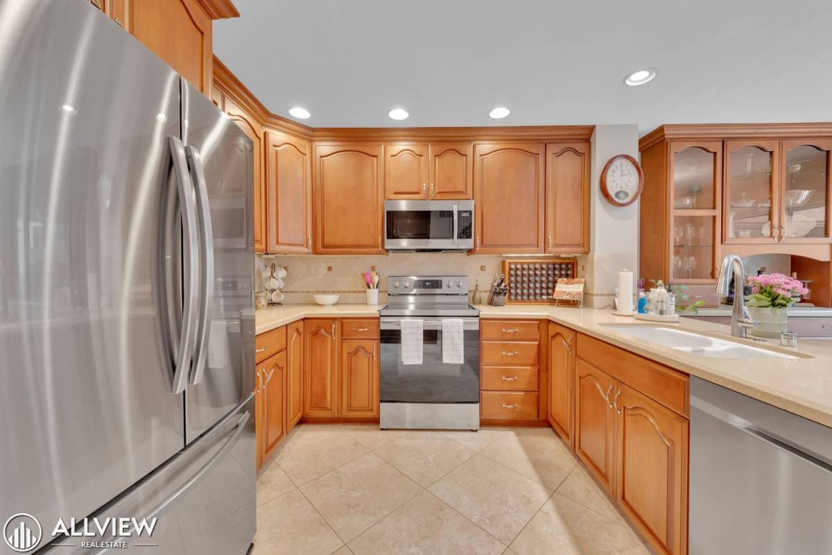 Townhouse for rent at 17547 Devereux Rd, San Diego, CA 92128