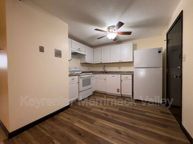 Condo for rent at 700 Robbins Ave #6, Dracut, MA 01826