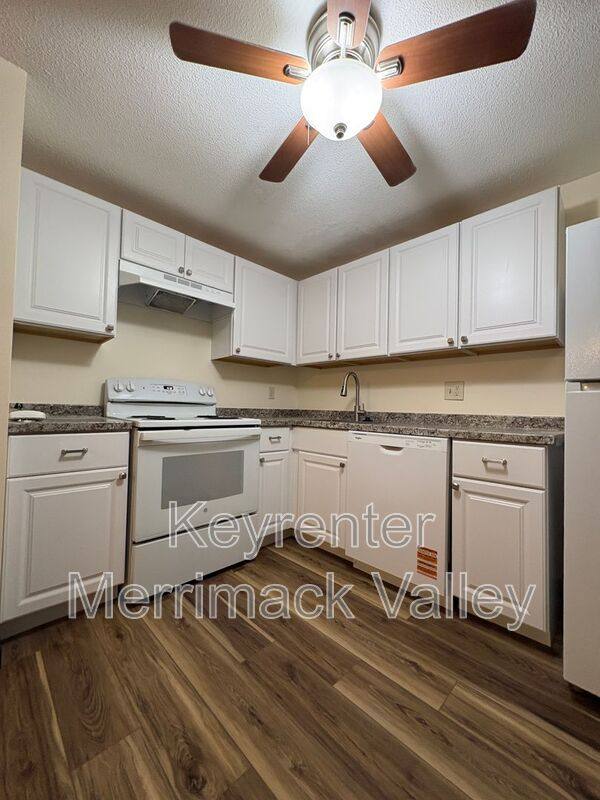 Condo for rent at 700 Robbins Ave #6, Dracut, MA 01826