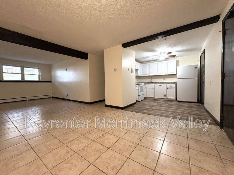 Condo for rent at 700 Robbins Ave #6, Dracut, MA 01826