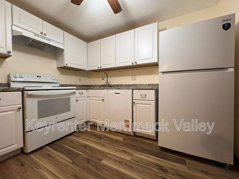 Condo for rent at 700 Robbins Ave #6, Dracut, MA 01826