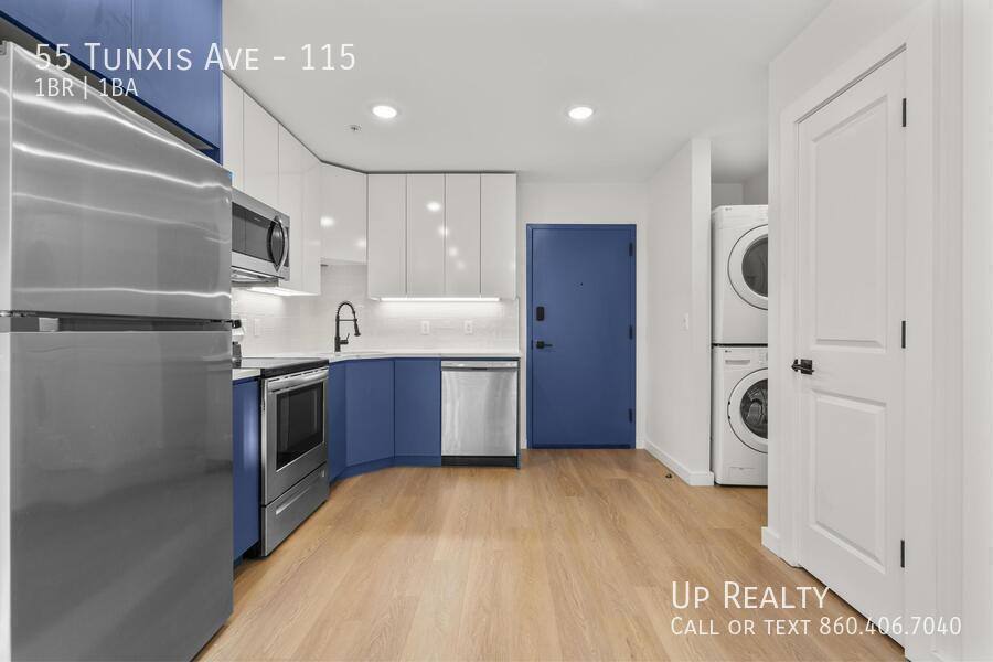Apartment for rent at 55 Tunxis Ave, Bloomfield, CT 06002