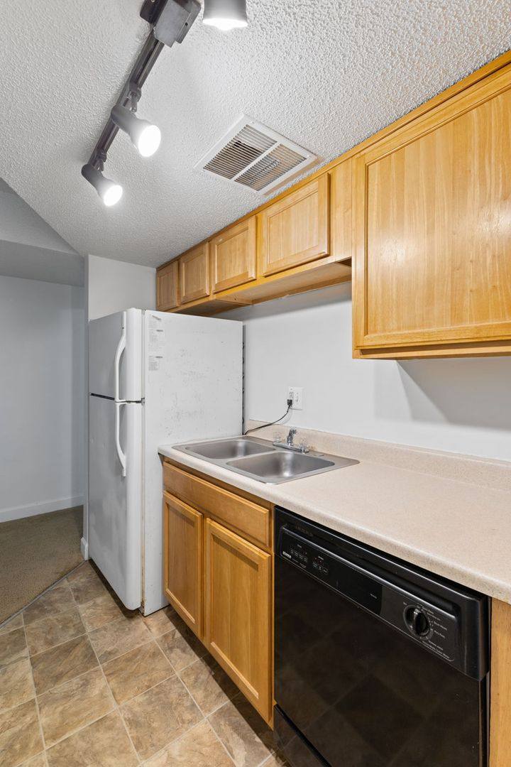 Apartment for rent at 3609 Balsam Ave, Indianapolis, IN 46205