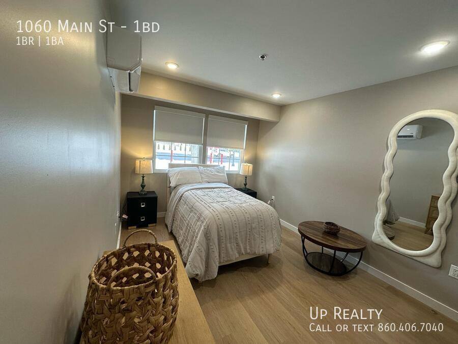 Apartment for rent at 1060 Main St, South Windsor, CT 06074