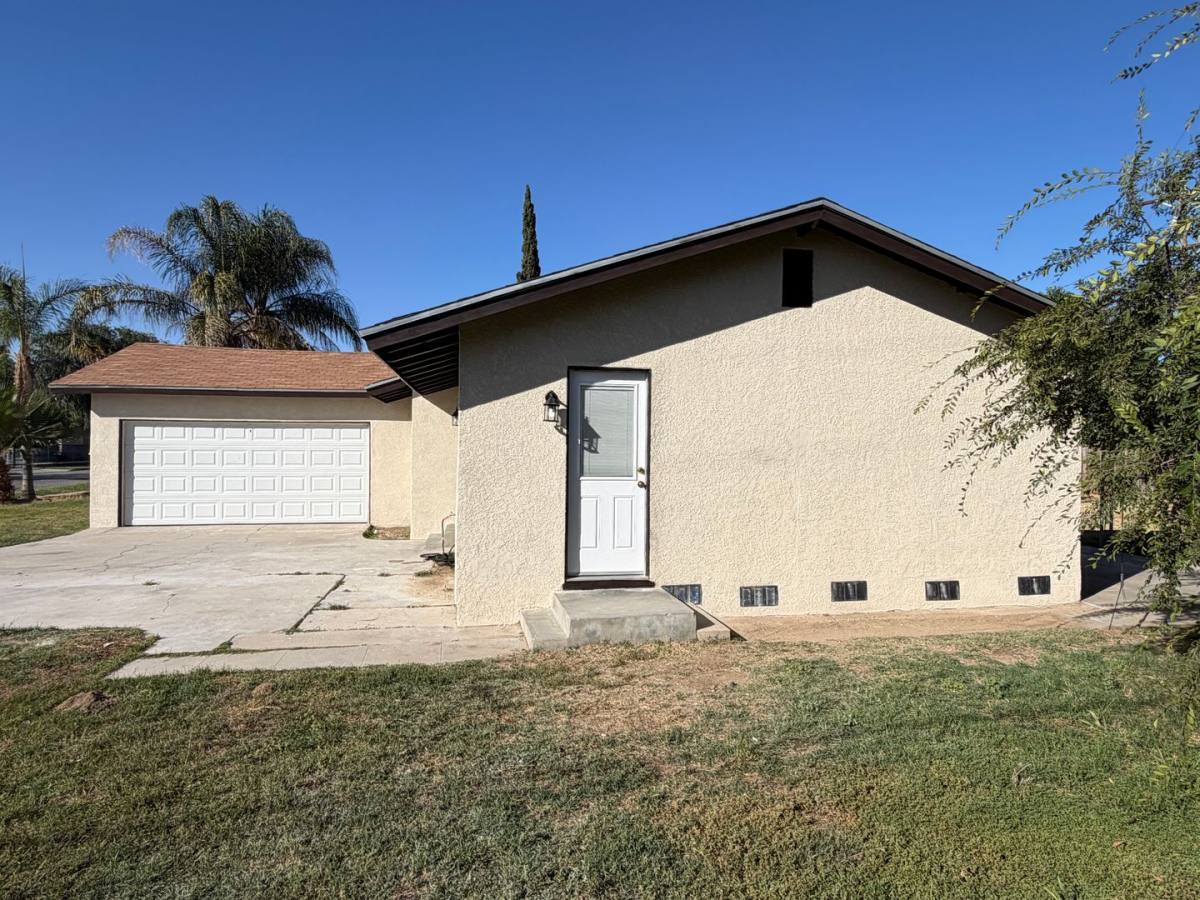 House for rent at 3608 Balboa Dr, Bakersfield, CA 93304