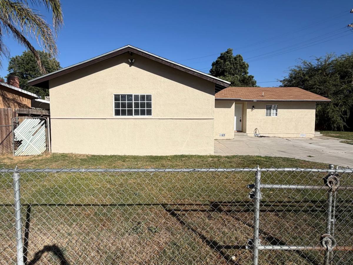 House for rent at 3608 Balboa Dr, Bakersfield, CA 93304