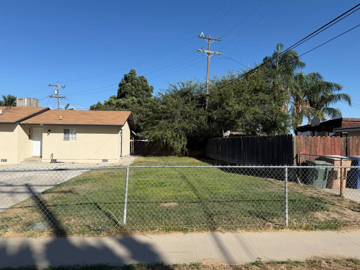 House for rent at 3608 Balboa Dr, Bakersfield, CA 93304