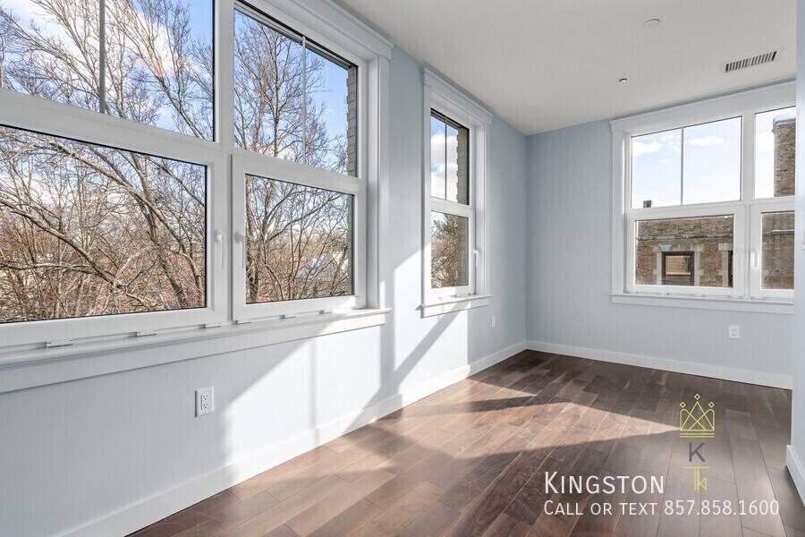 Apartment for rent at 136 Babcock St, Brookline, MA 02446