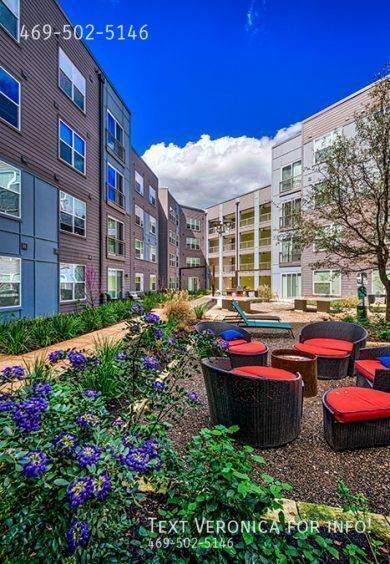 Apartment for rent at 2717 S Lamar Blvd, Austin, TX 78704