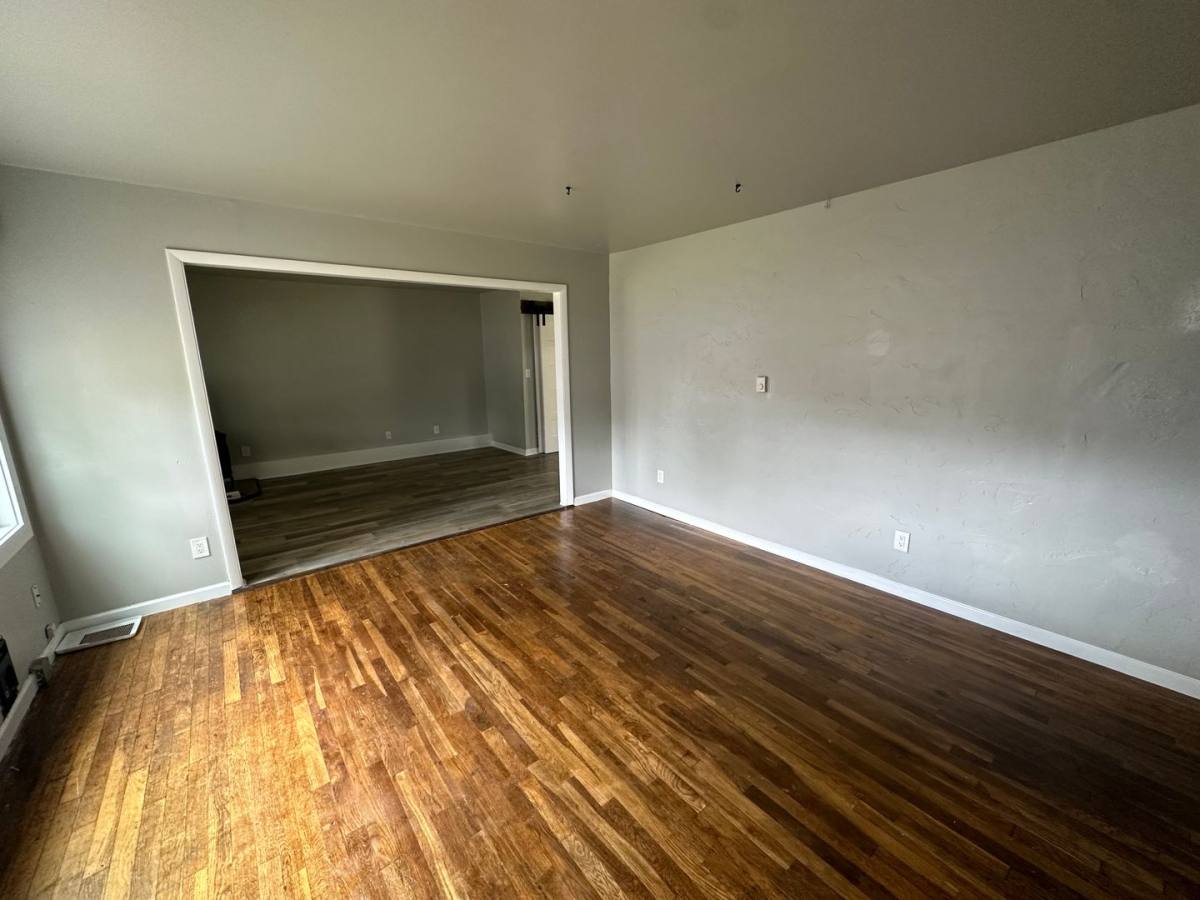House for rent at 921 Alameda Ave, Astoria, OR 97103