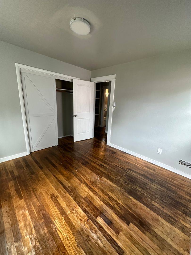 House for rent at 921 Alameda Ave, Astoria, OR 97103
