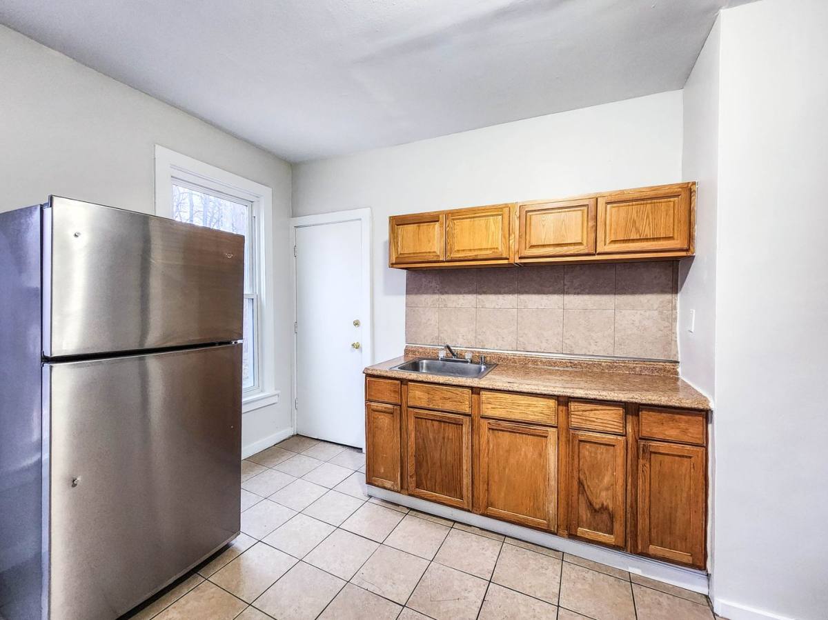 Apartment for rent at 46-48 Henry St #1L, New Haven, CT 06511