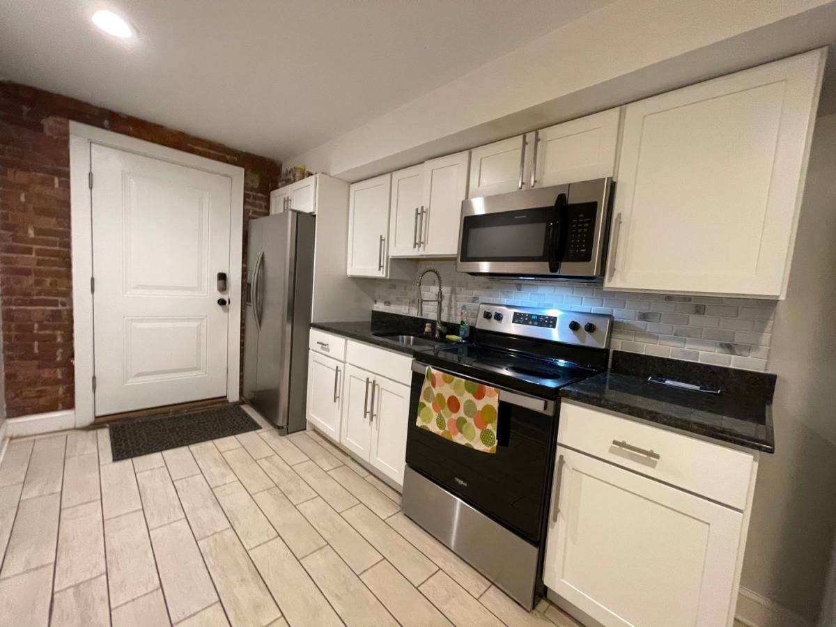 Apartment for rent at 411 Orange St, New Haven, CT 06511