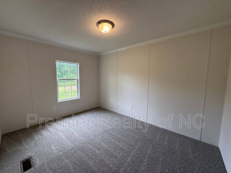 House for rent at 5474 Robinhood Rd, Winston Salem, NC 27106