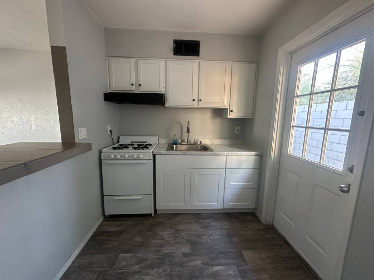 Townhouse for rent at 2504 N 52nd St, Phoenix, AZ 85008