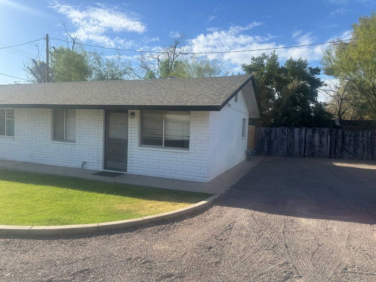 Townhouse for rent at 2504 N 52nd St, Phoenix, AZ 85008