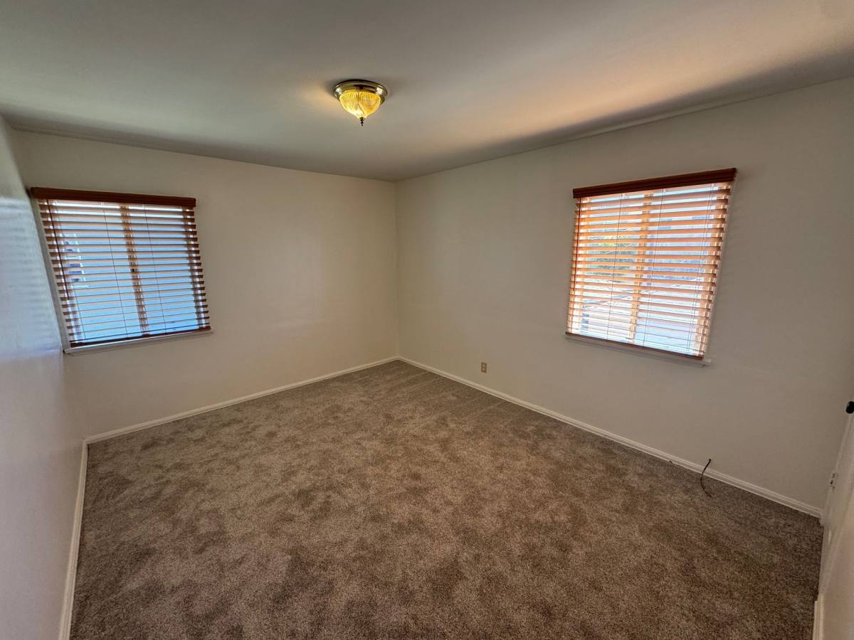 Apartment for rent at 4621-4623 Banner Dr, Long Beach, CA 90807