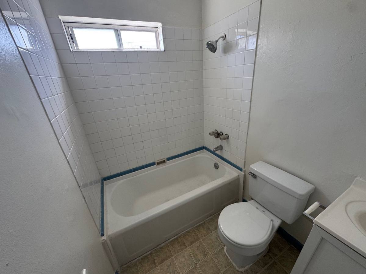 Apartment for rent at 4621-4623 Banner Dr, Long Beach, CA 90807