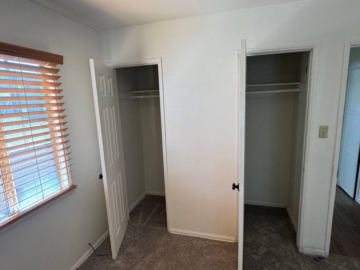 Apartment for rent at 4621-4623 Banner Dr, Long Beach, CA 90807