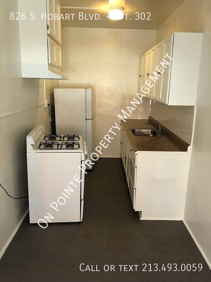 Apartment for rent at 826 S Hobart Blvd, Los Angeles, CA 90005