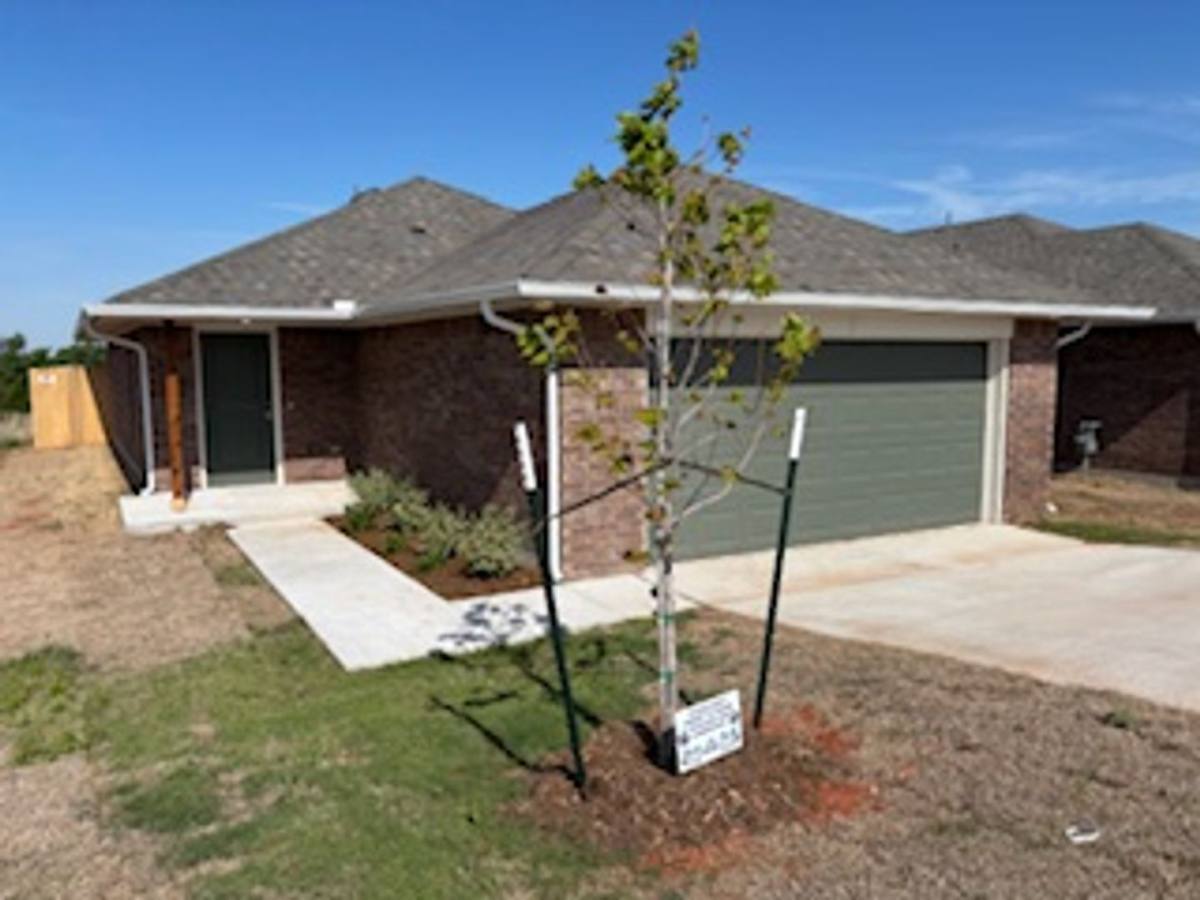 House for rent at 19501 Conway Dr, Edmond, OK 73012