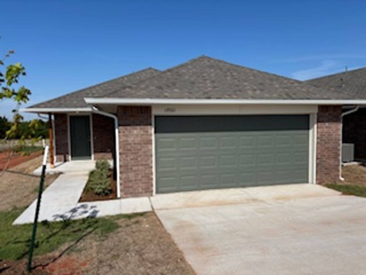 House for rent at 19501 Conway Dr, Edmond, OK 73012