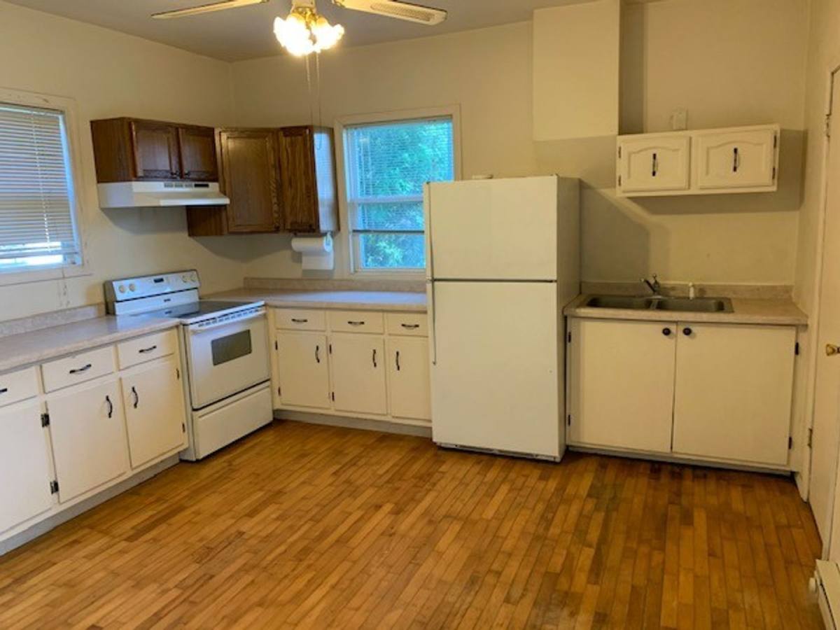 Apartment for rent at 127 W 6th St, Kaukauna, WI 54130