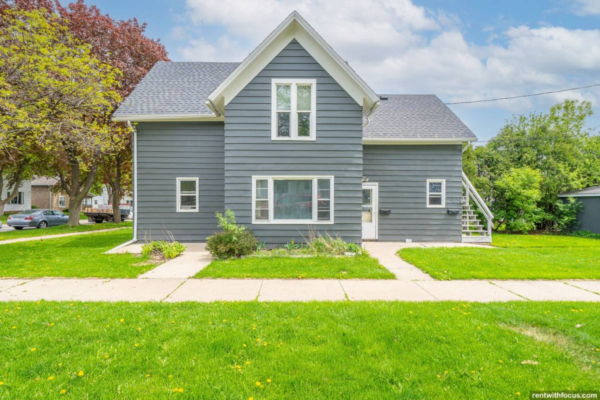 Apartment for rent at 127 W 6th St, Kaukauna, WI 54130