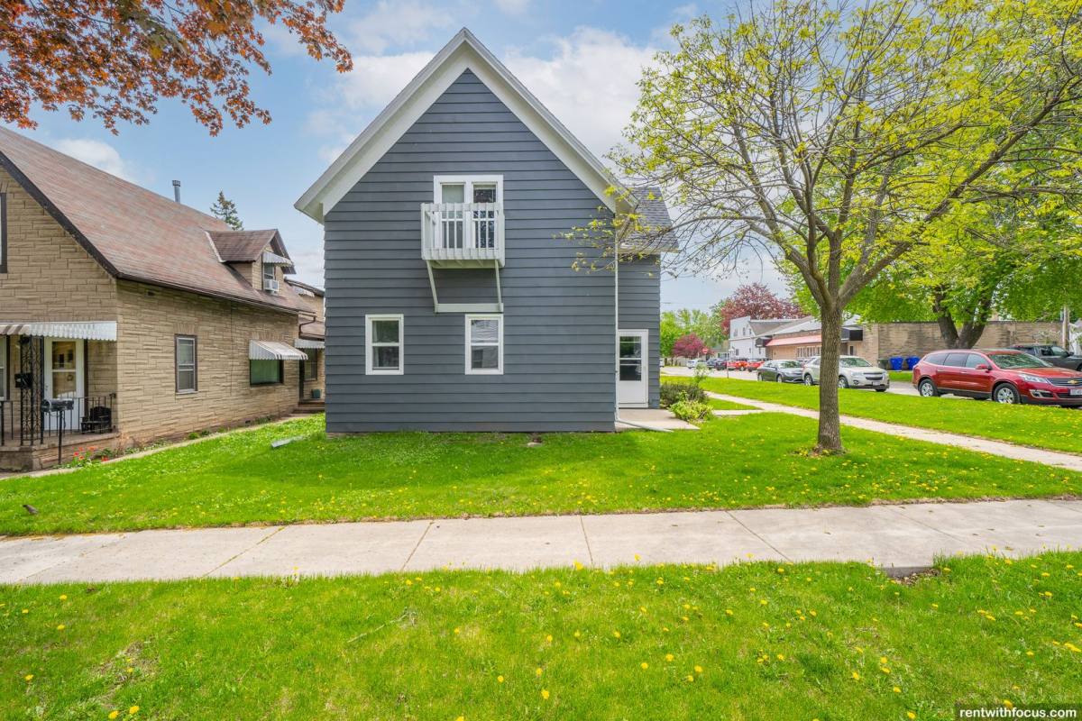 Apartment for rent at 127 W 6th St, Kaukauna, WI 54130