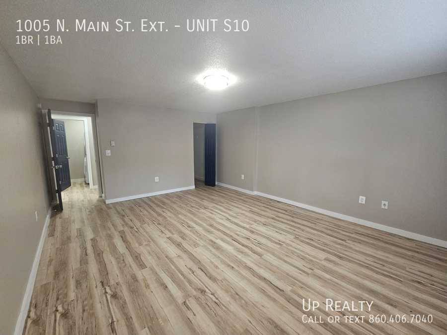 Apartment for rent at 1005 N Main St Extension #S10, Wallingford, CT 06492