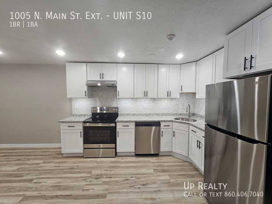 Apartment for rent at 1005 N Main St Extension #S10, Wallingford, CT 06492