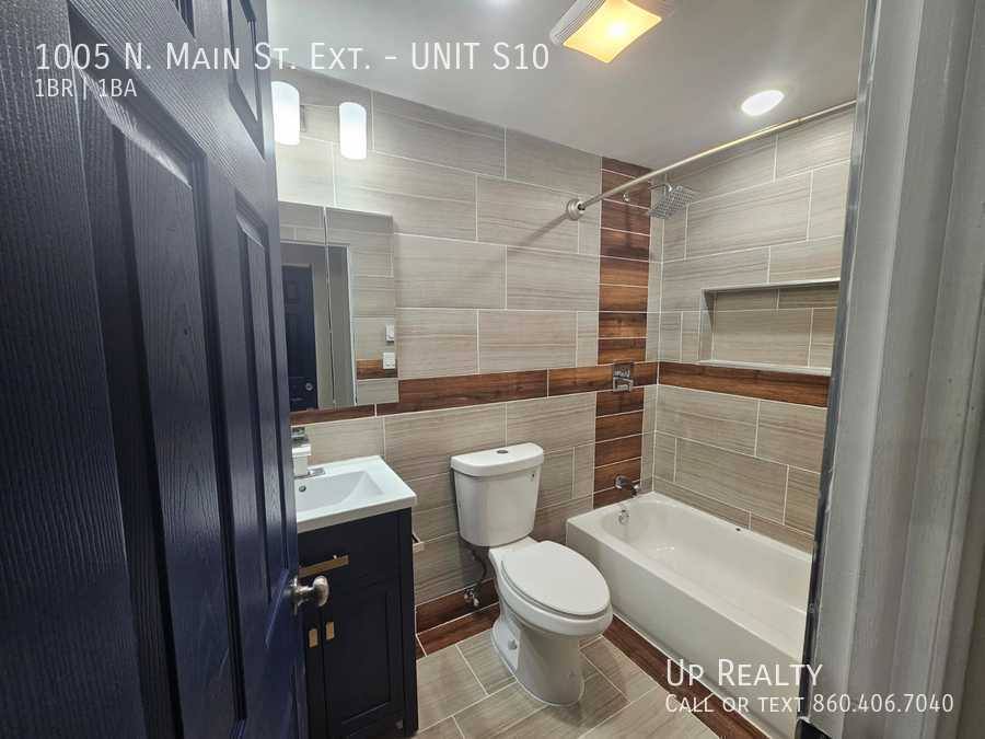 Apartment for rent at 1005 N Main St Extension #S10, Wallingford, CT 06492