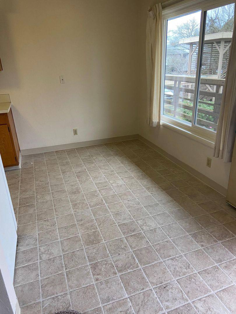 Apartment for rent at 712 4th St, Springfield, OR 97477
